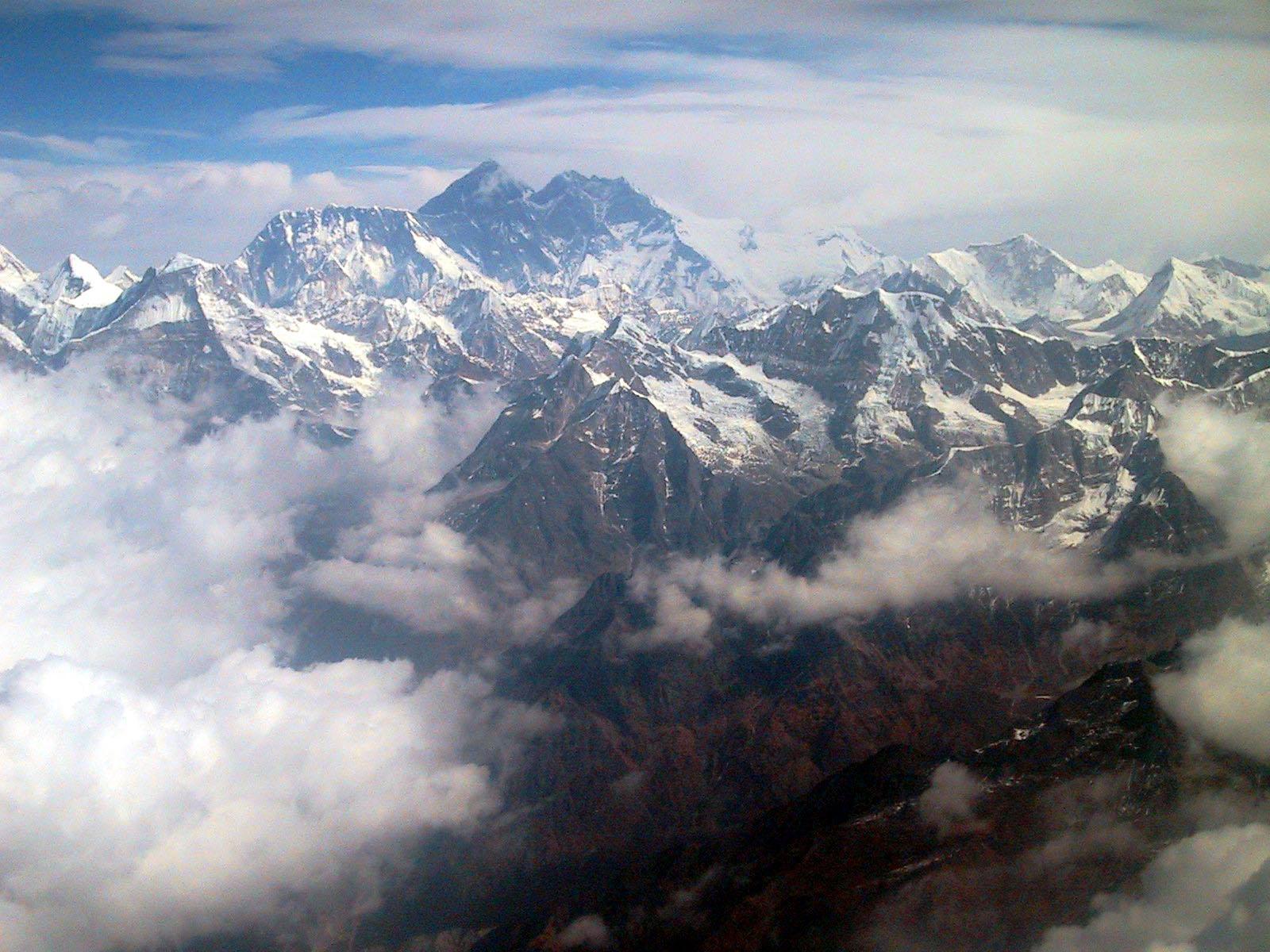 Mount Everest Wallpaper
