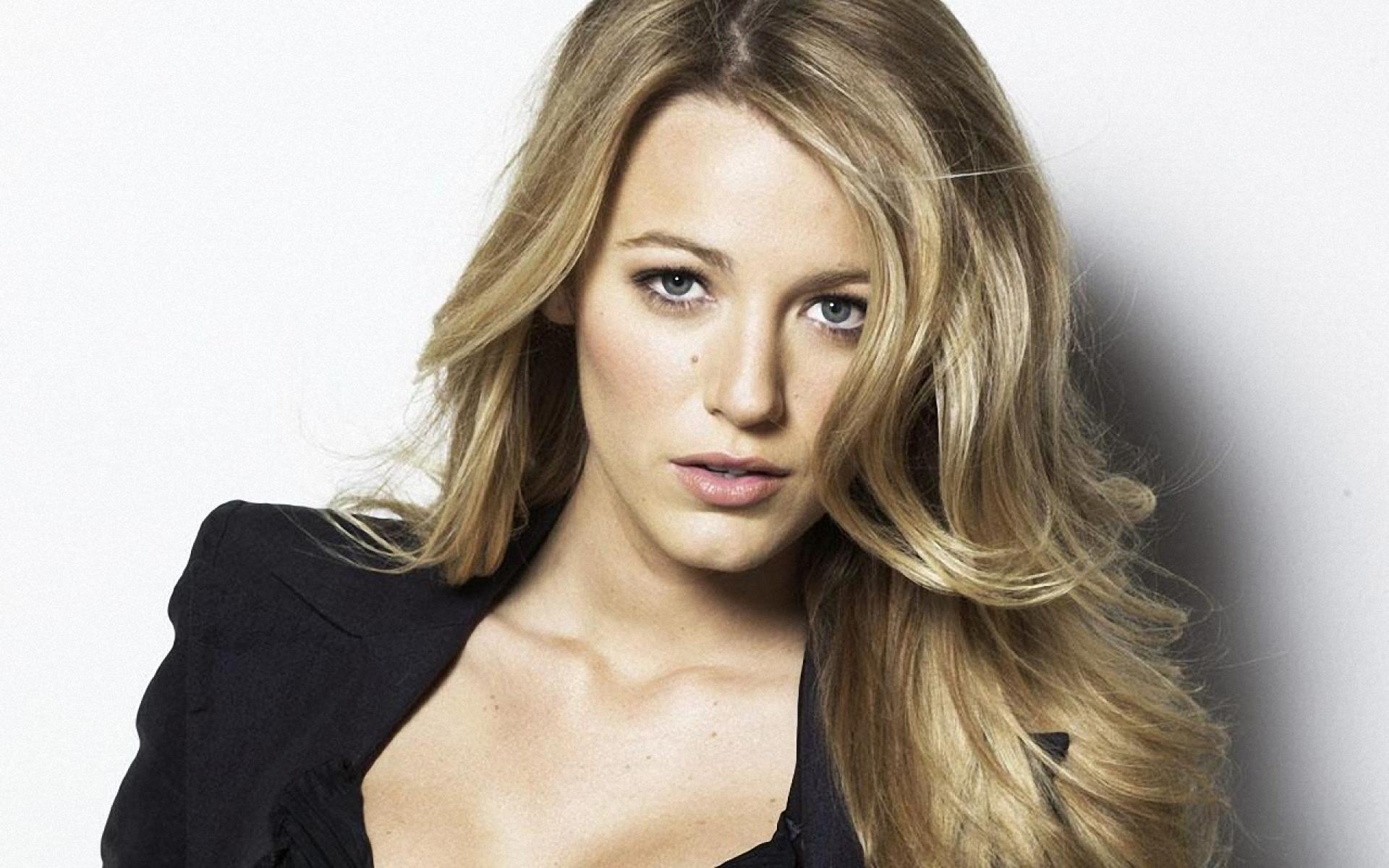 Blake Lively Wallpapers High Resolution and Quality Download