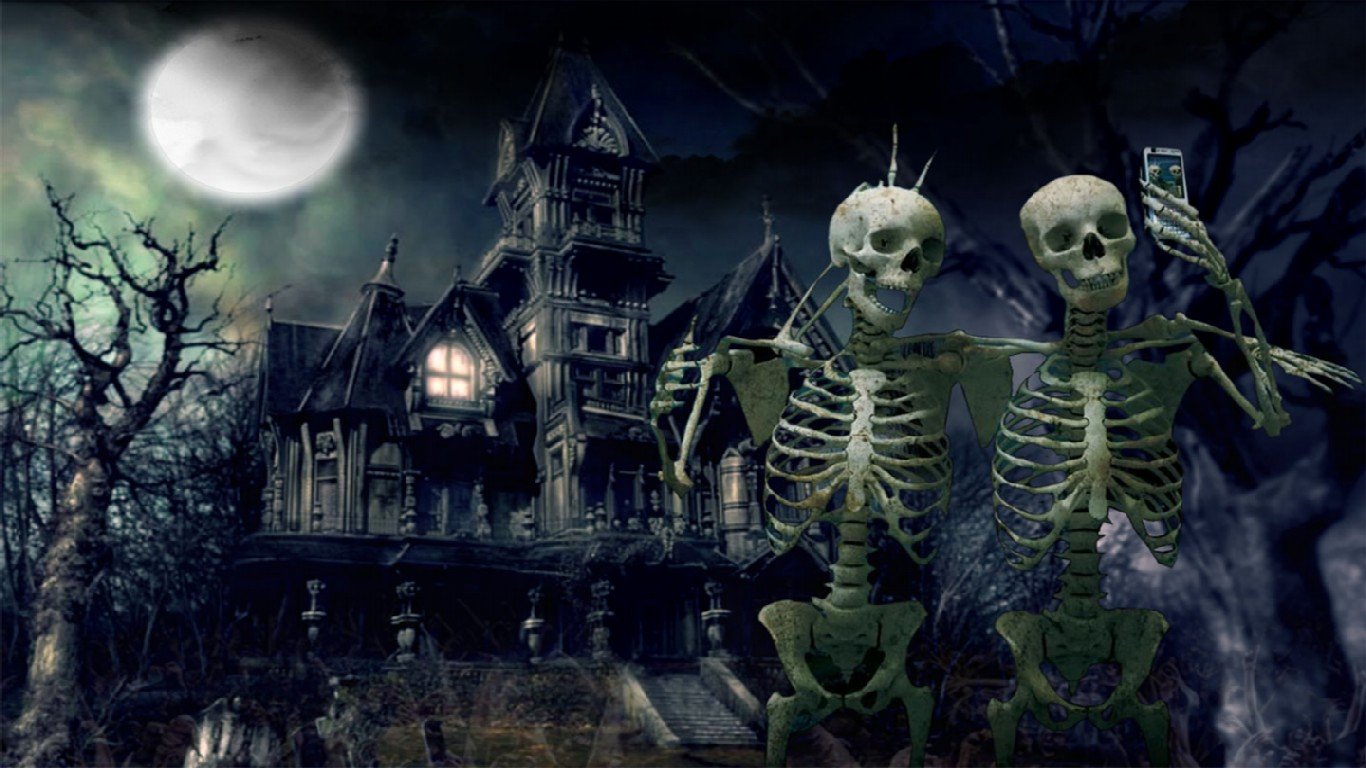 Haunted House With Skeletons HD Wallpaper Haunted HD Wallpaper 3D 1366x768