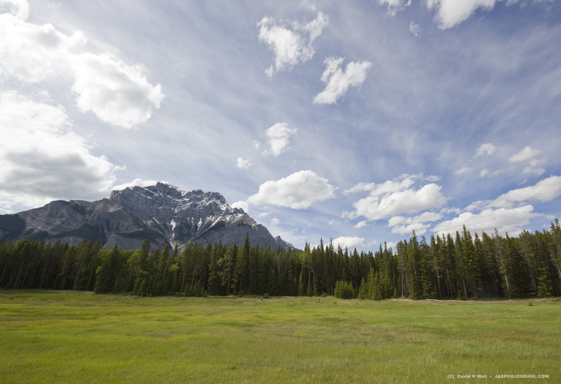 Banff National Park desktop wallpaper   click image to view full size