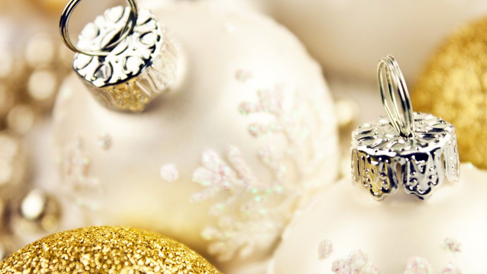 Silver And Gold Christmas Wallpaper