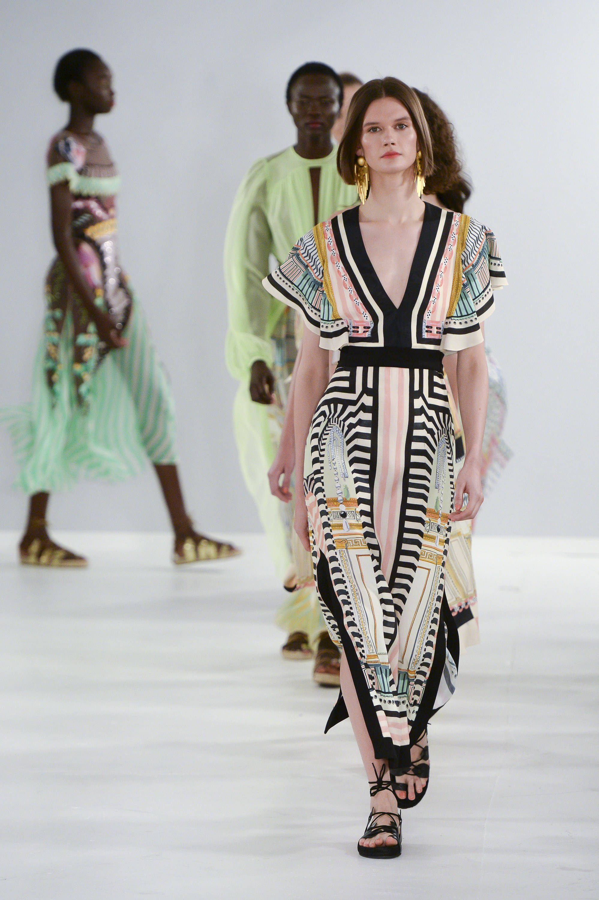 En Temperley London X Wallpaper
