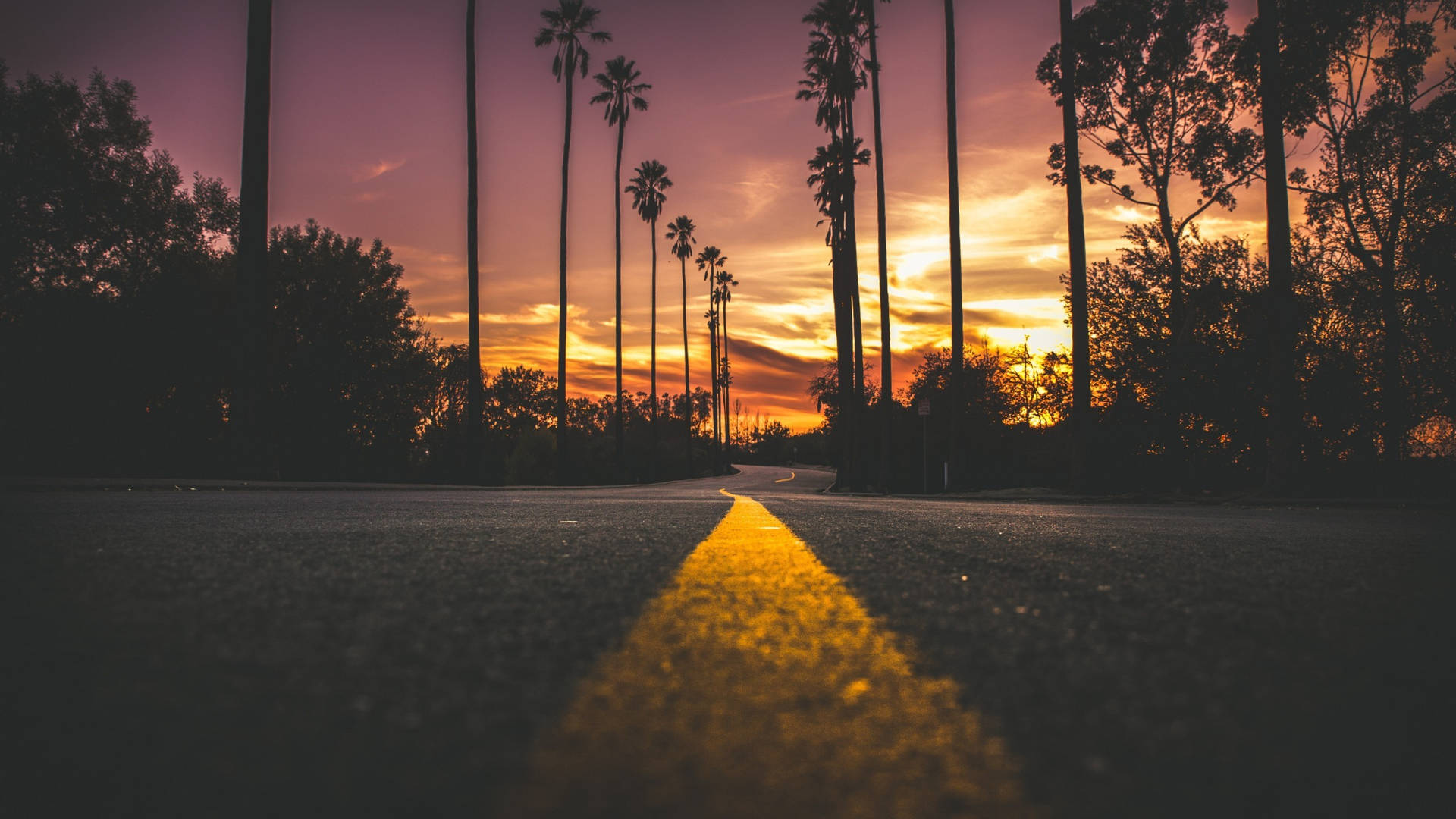 Travel Laptop Wallpaper