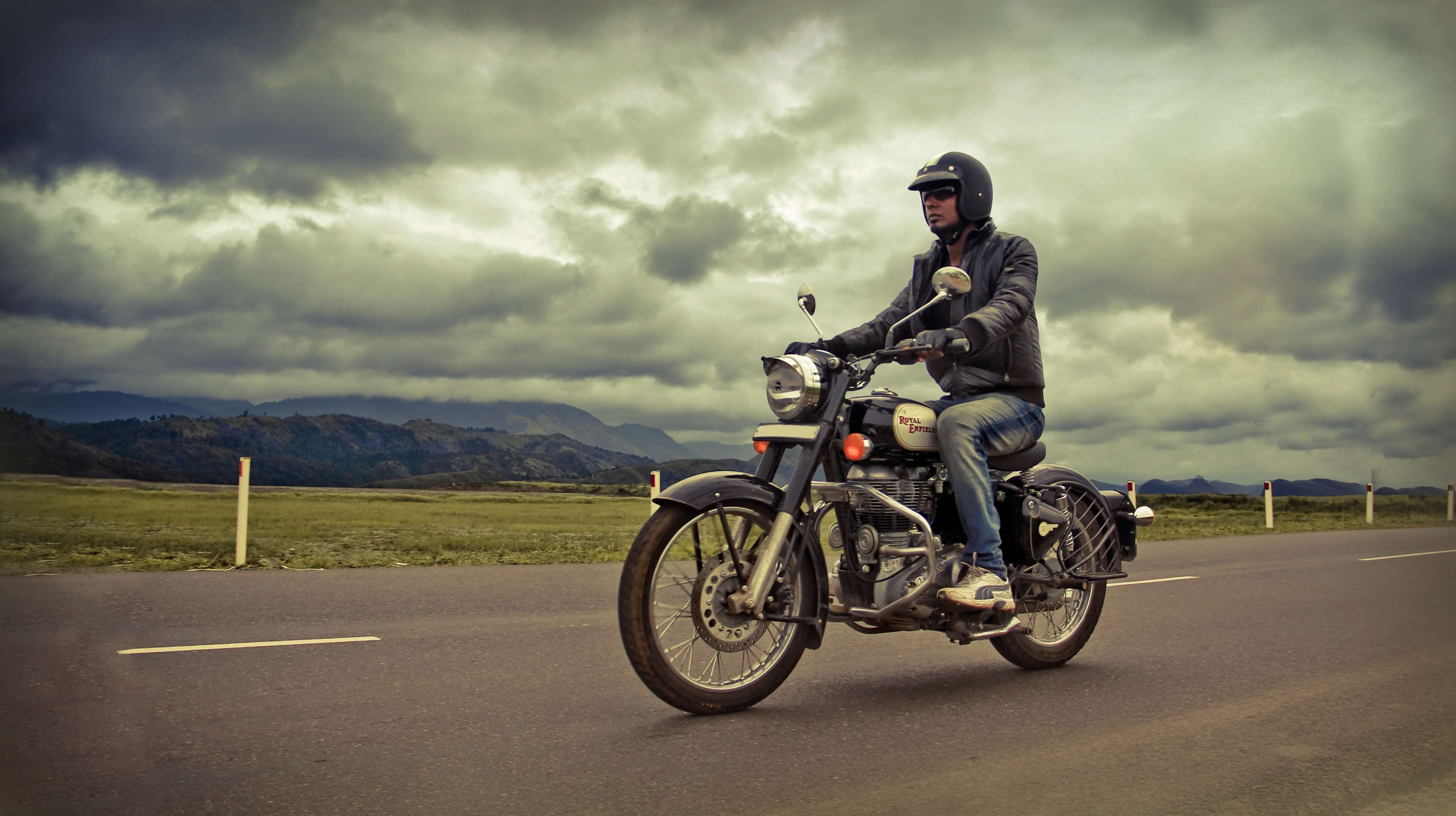 Bike Rider Classic Road Royal Enfield Trip Wanderlust 4k Wallpaper