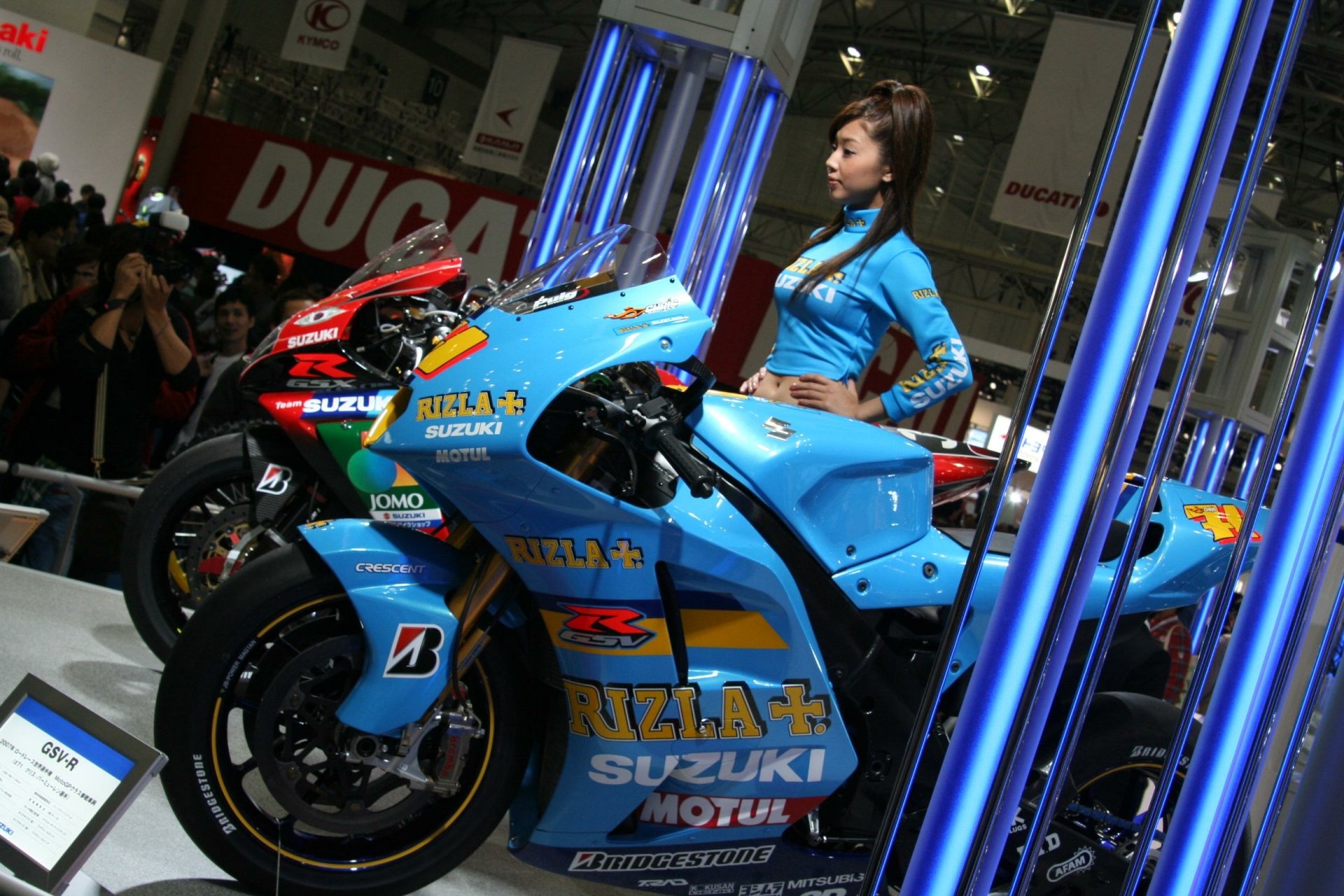 Vehicle Suzuki HD Wallpaper