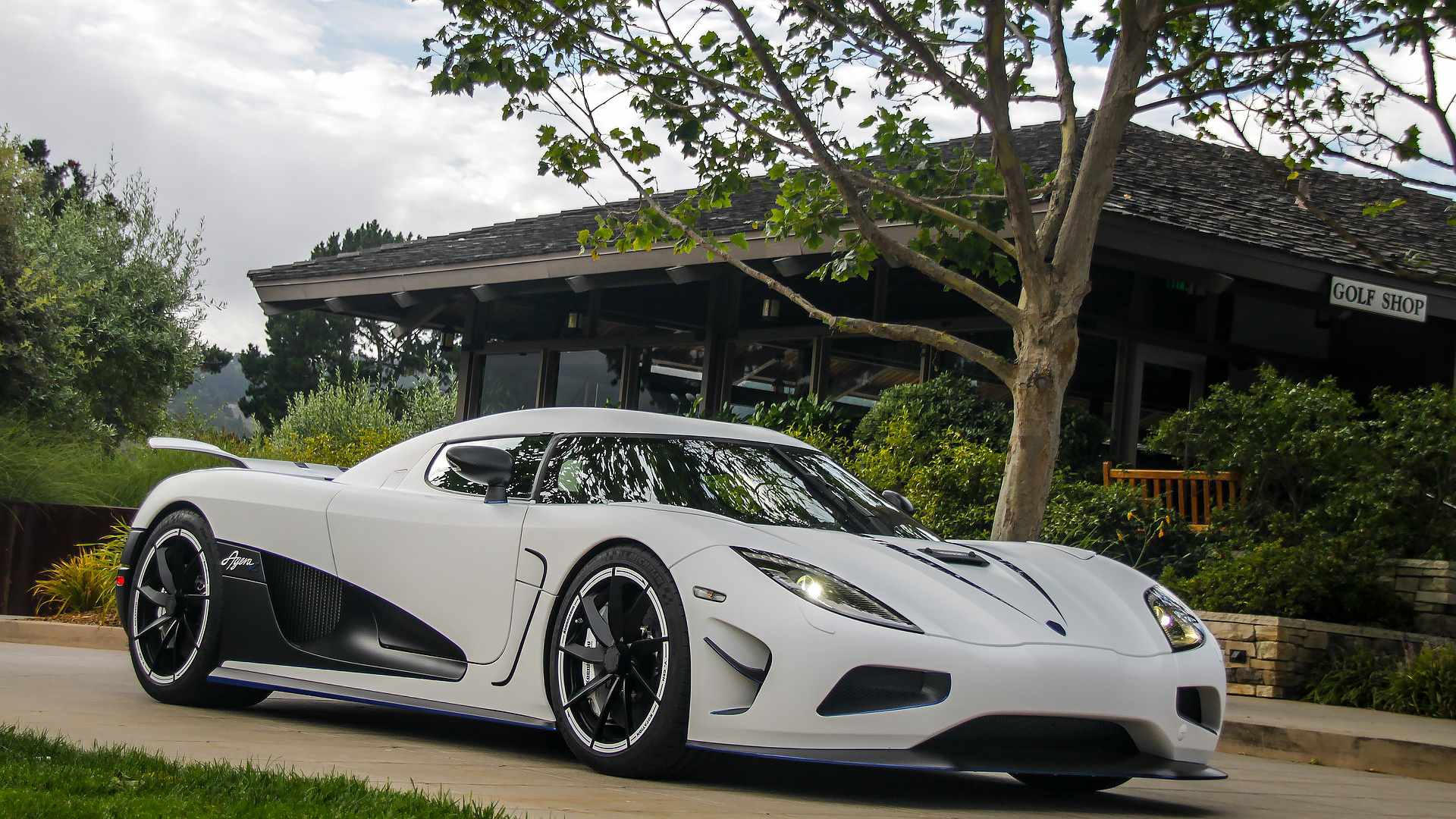 Free Download Hd White Koenigsegg Agera R Supercar Wallpapers Car Pictures 1920x1080 For Your Desktop Mobile Tablet Explore 47 Koenigsegg Agera R Wallpaper 1080p Koenigsegg Wallpapers Koenigsegg Agera R
