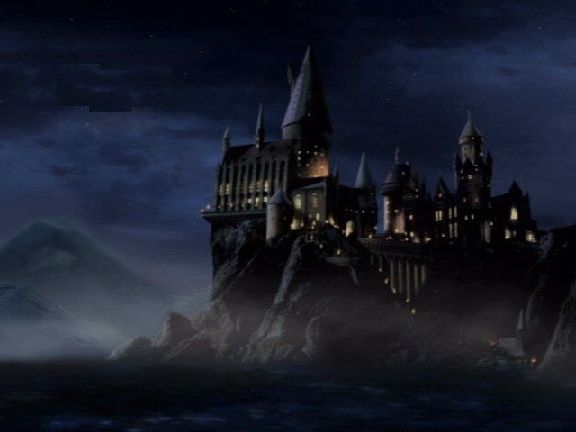 Hogwarts Castle hogwarts 7330018 640 480jpg 640x480