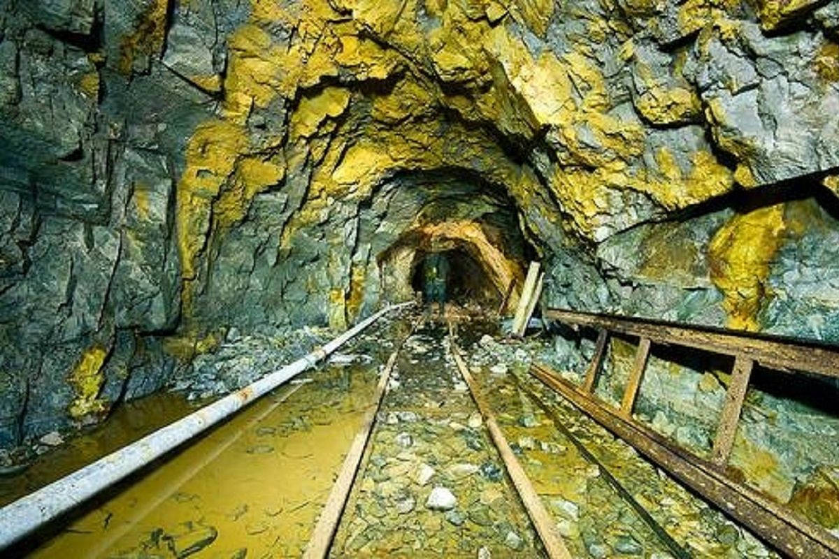Goldmines Shaft Wallpaper