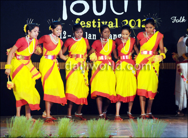 Mangalore Nyf Graceful Folk Arts High Energy Kambala Grab