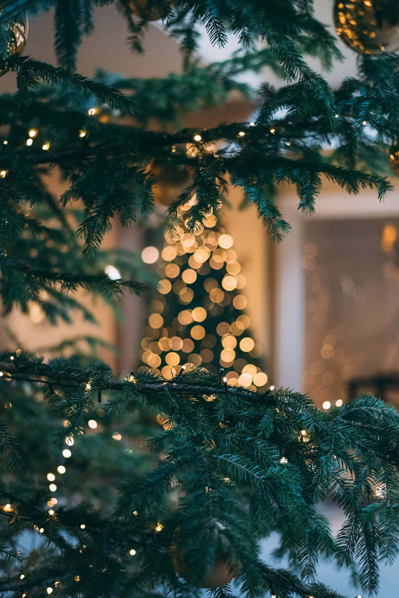 Gold Christmas Wallpaper