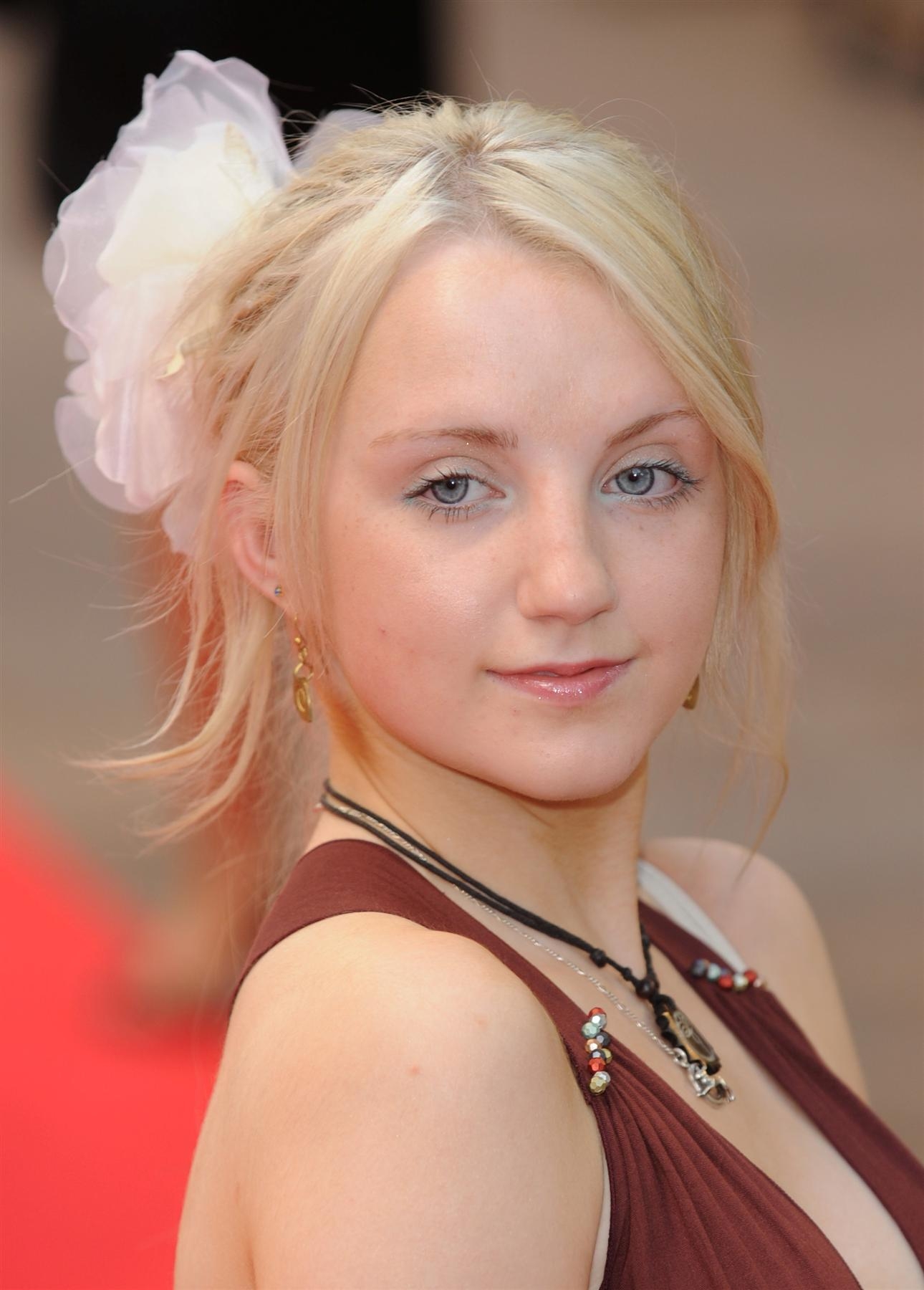 Download Wallpapers Download 1024x1024 evanna lynch