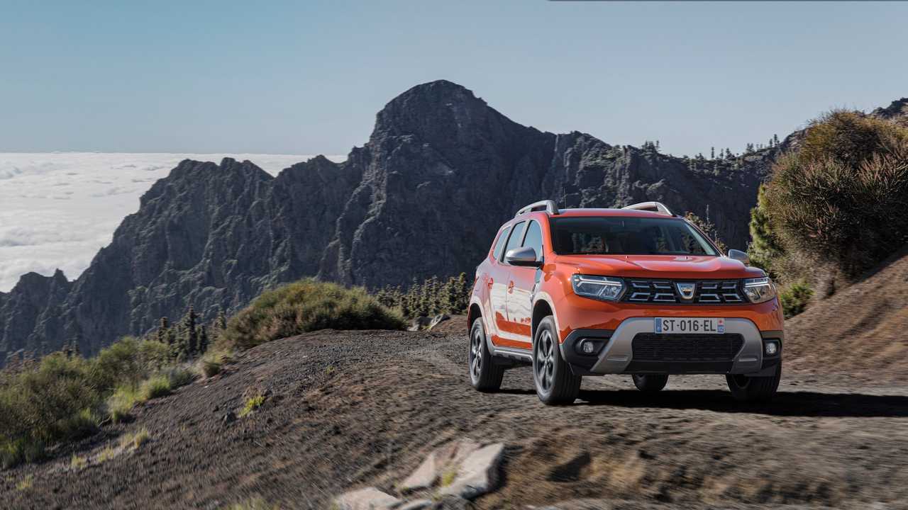 Dacia Duster Facelift Debuts With Dual Clutch Automatic Gearbox