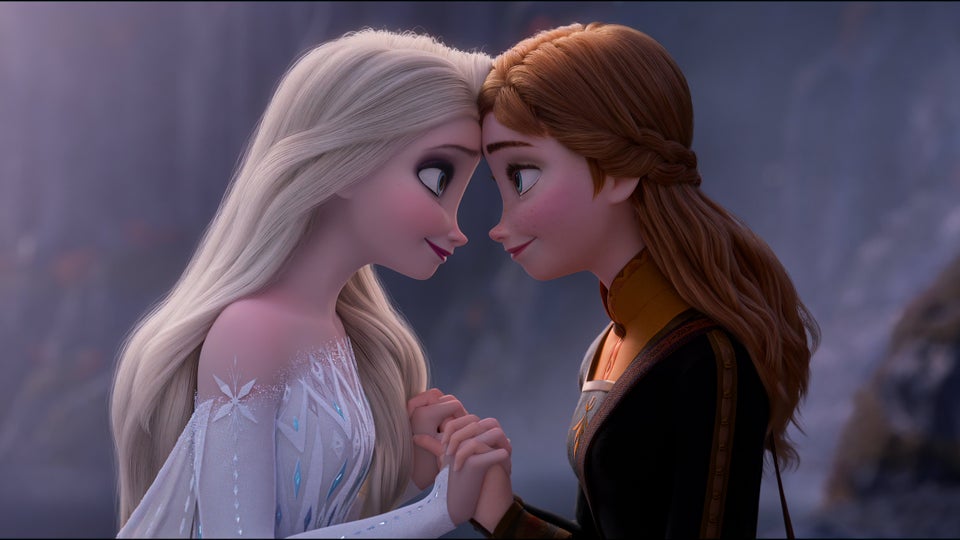 High Resolution Wallpaper Of Elsa And Anna Frozen
