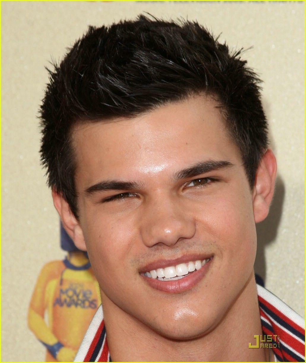 Taylor Lautner Shirtless Image Amp Pictures Becuo