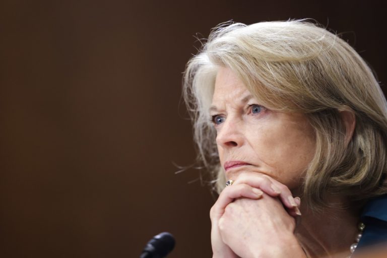 Lisa Murkowski R Lue En Alaska Wallpaper