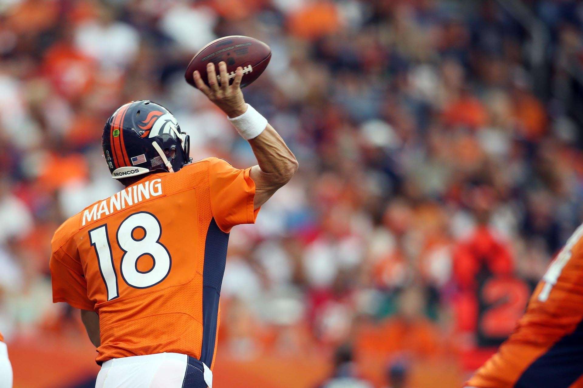 Peyton Manning Broncos Throwing Nfl Wallpaper HD