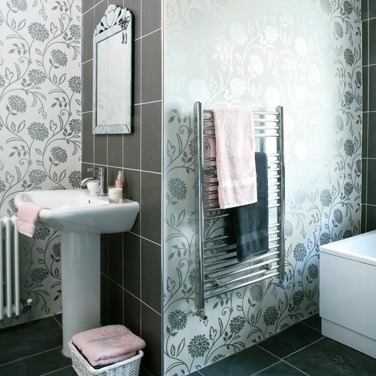 Bathroom Wallpaper Ideas for Small Bathrooms 550x550