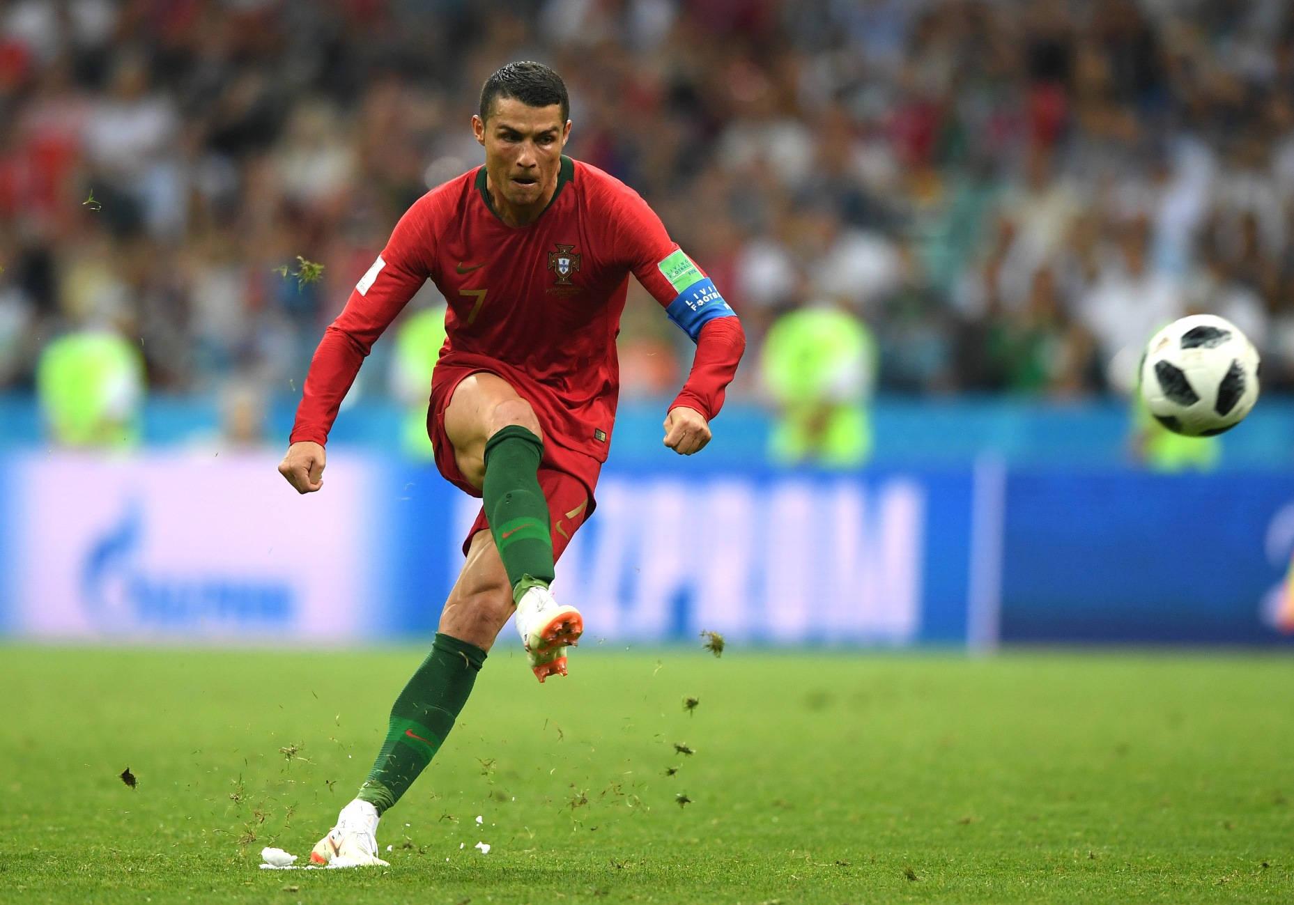 Cristiano Ronaldo Sends An Incredible Kick In The Air