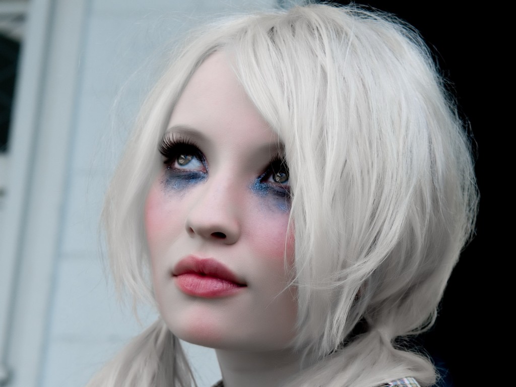 Emily Browning HD Wallpaper For Pc