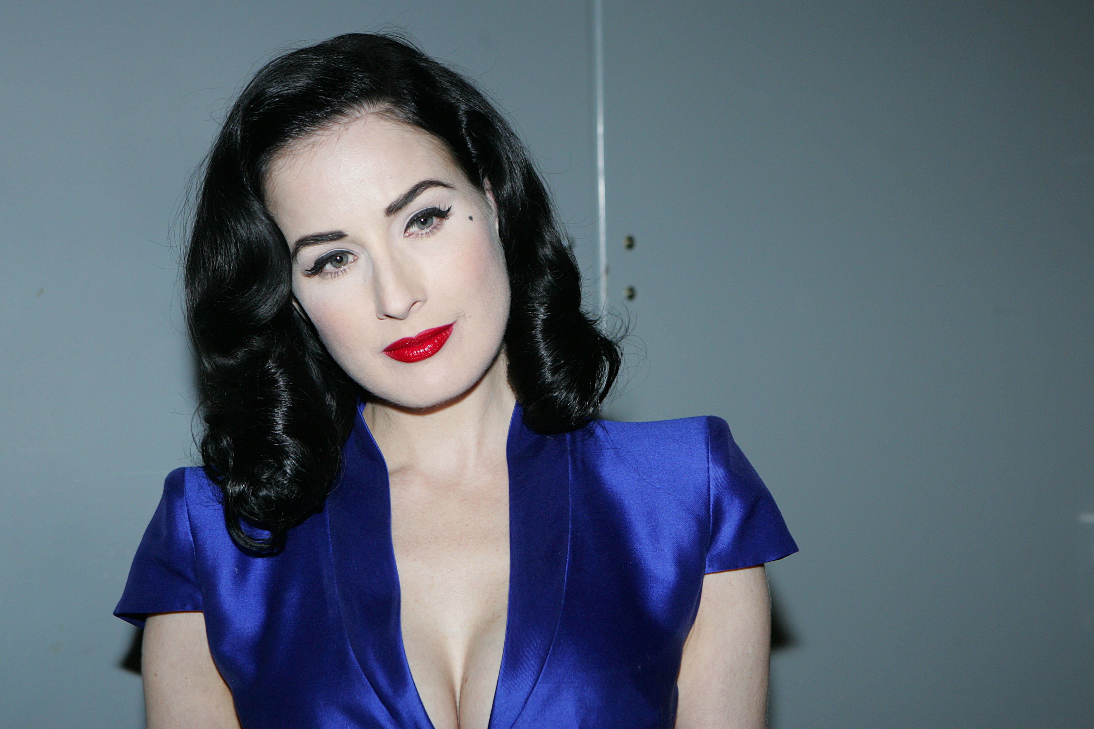 Dita Von Teese Background Wallpaper Image In Collection