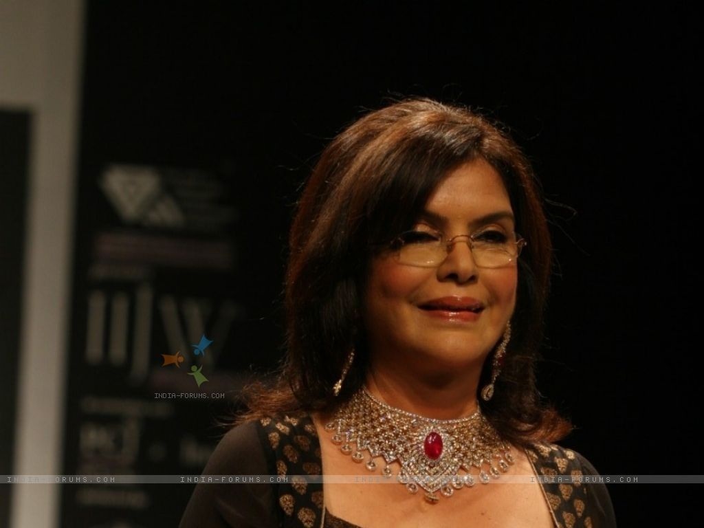 Zeenat Aman Walks The Ramp For Sawansukha Jewellers Show At Iij