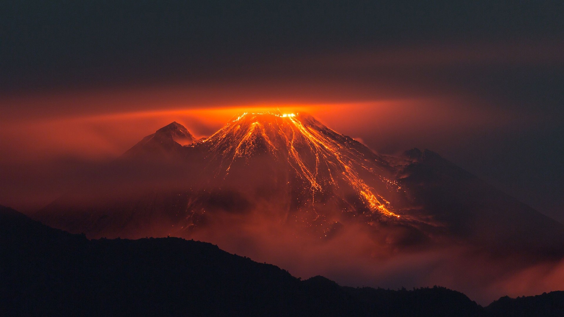 Picture A Large Volcano Eruption HD Desktop Wallpaper