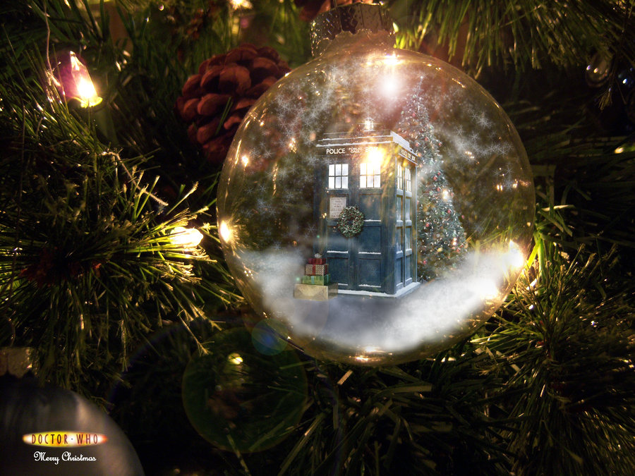 Into The Tardis Doctor Who Holiday Wallpaper