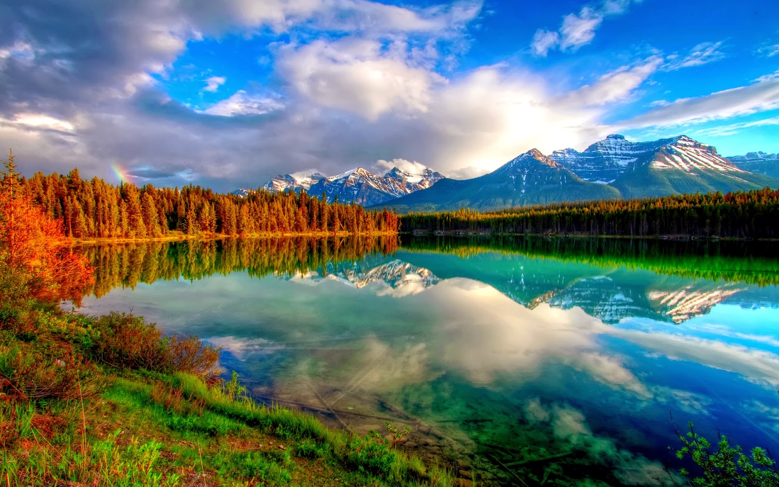 Mountain Lake Wallpaper