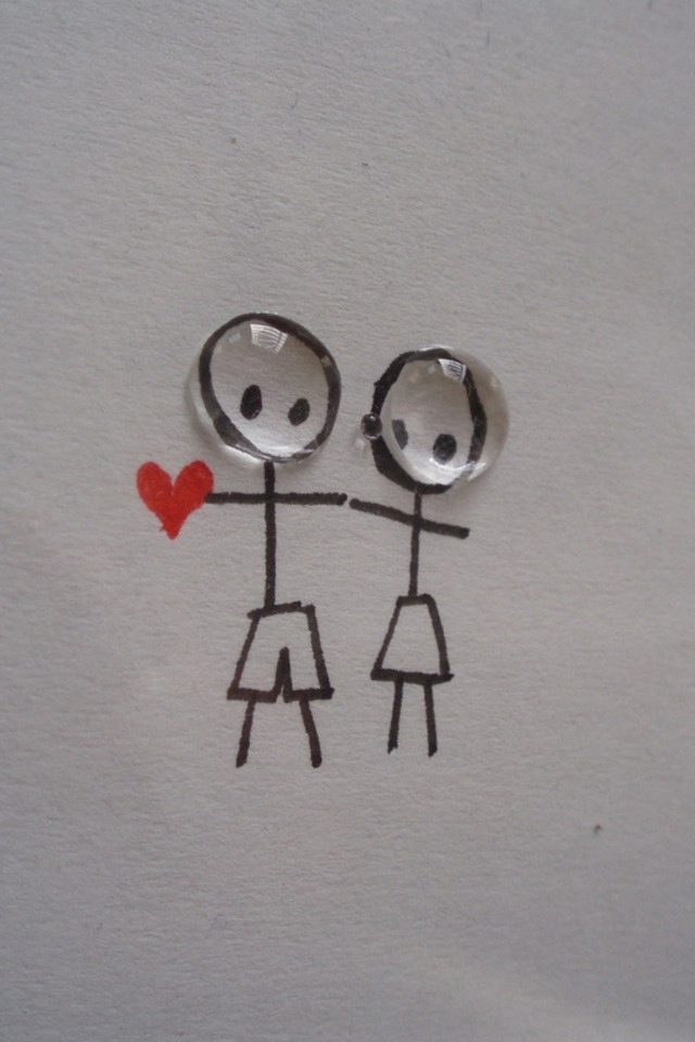 Love Couple iPhone 4s Wallpaper HD