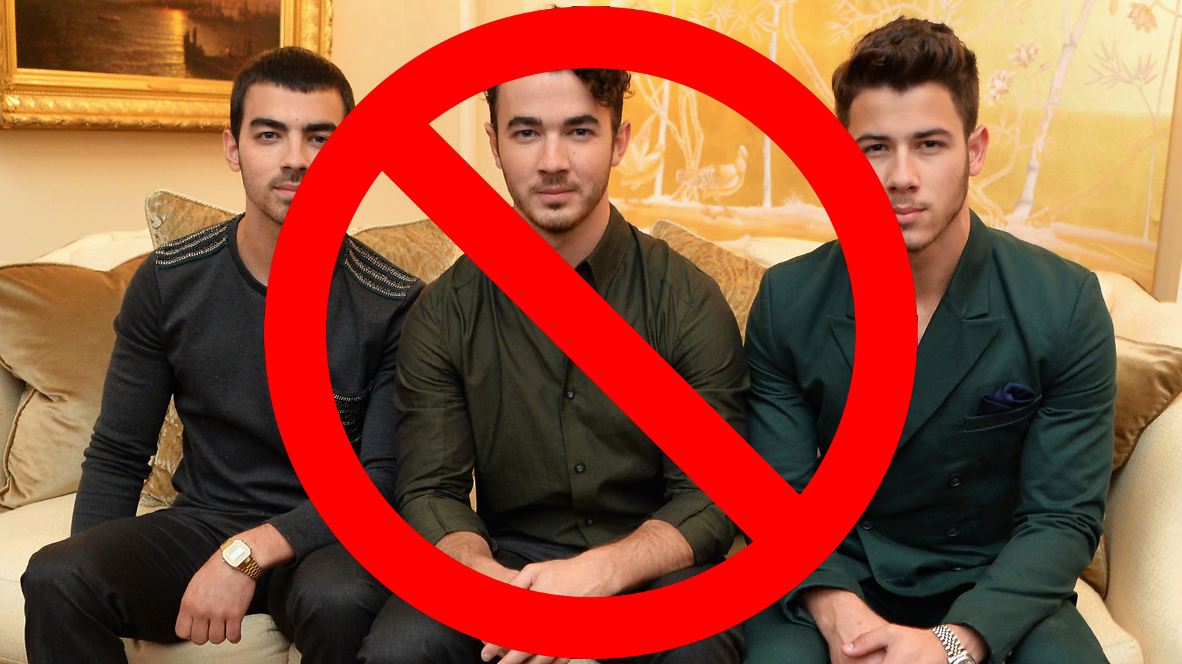Despite Rumors Jonas Brothers Not Reuniting At Riot Fest