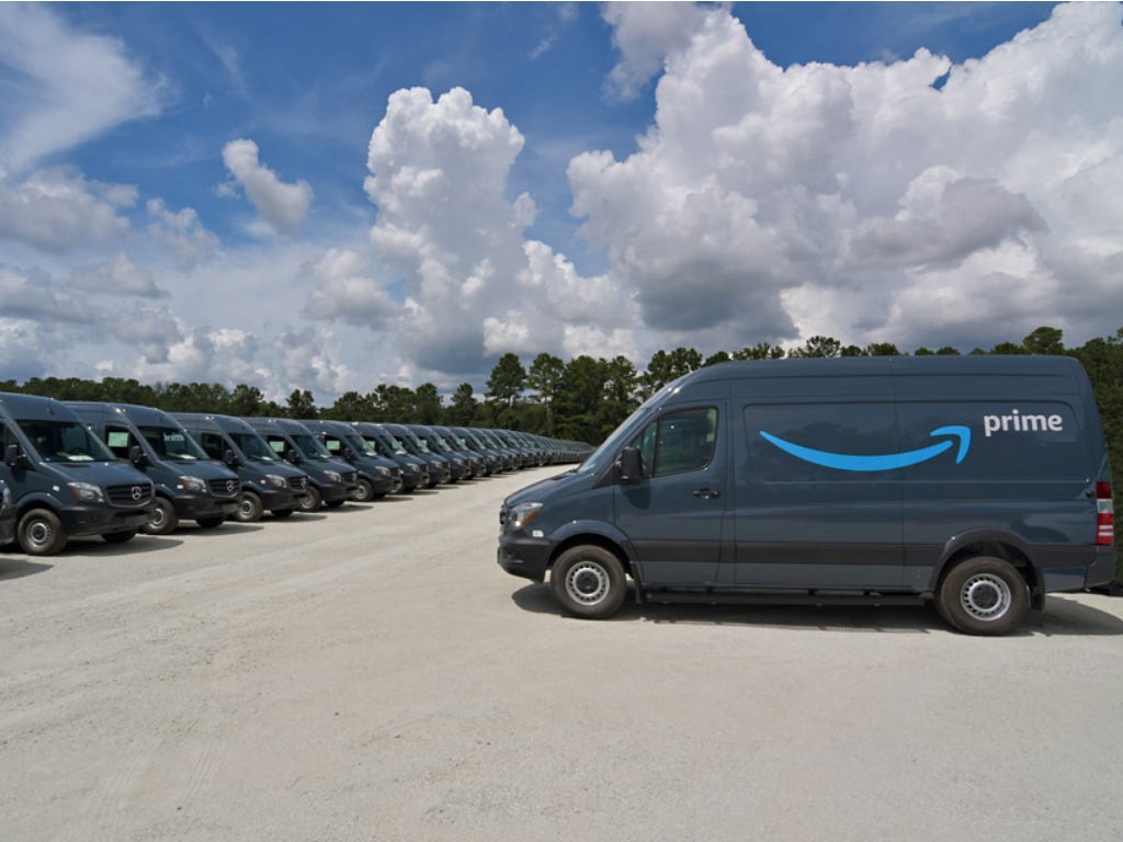 Amazon Mercedes Benz Delivery Vans Have A Mechanical Issue