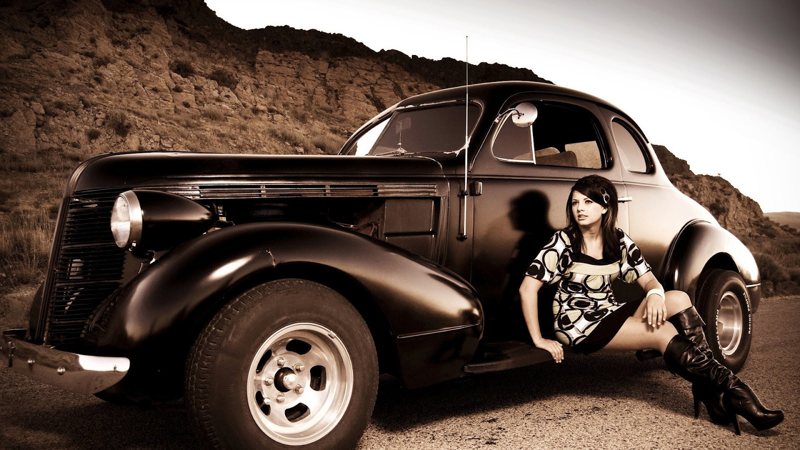 Vintage Car And Girl Old Looking Photo HD Wallpaper
