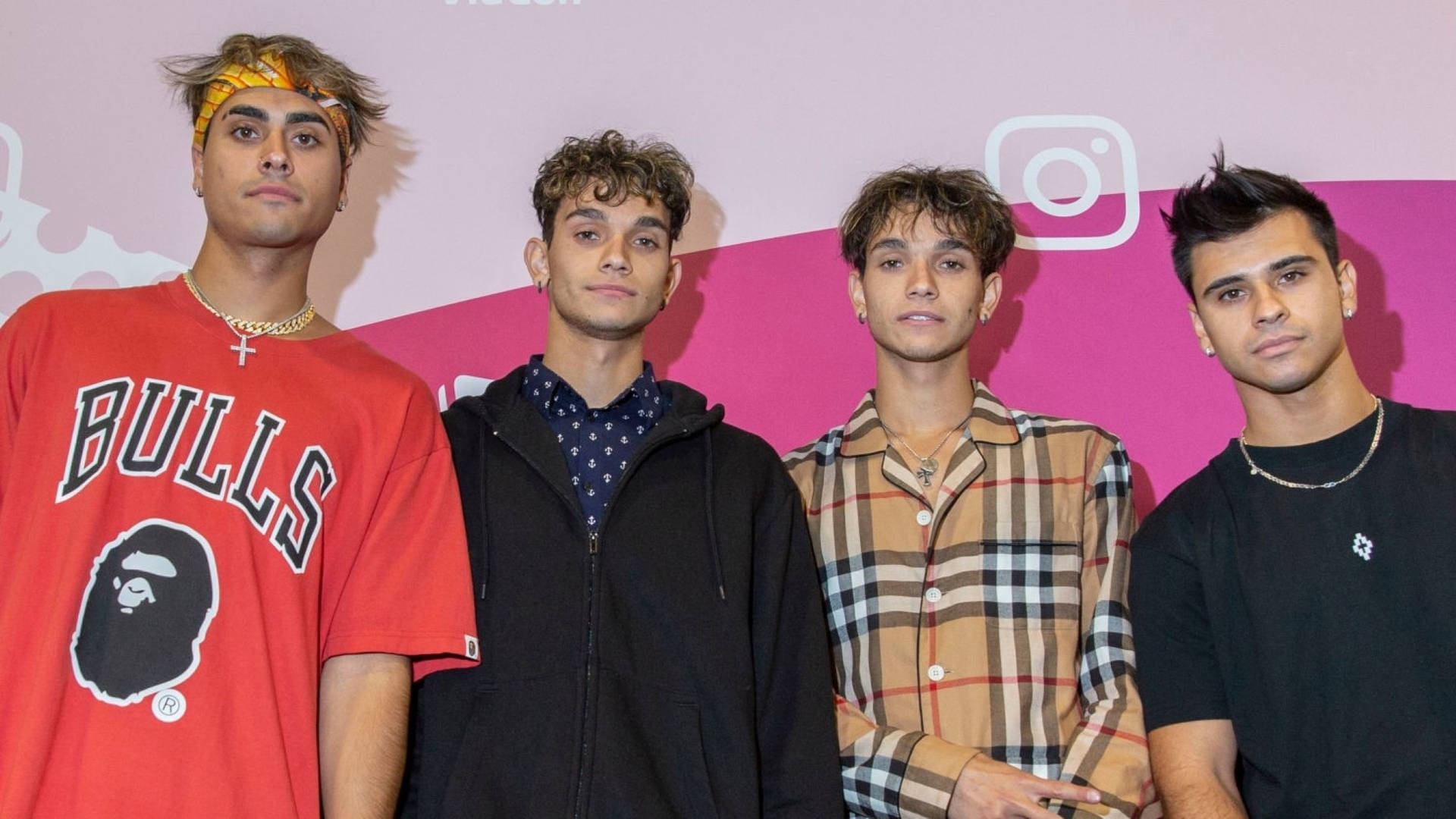 Dobre Brothers At Vidcon Wallpaper