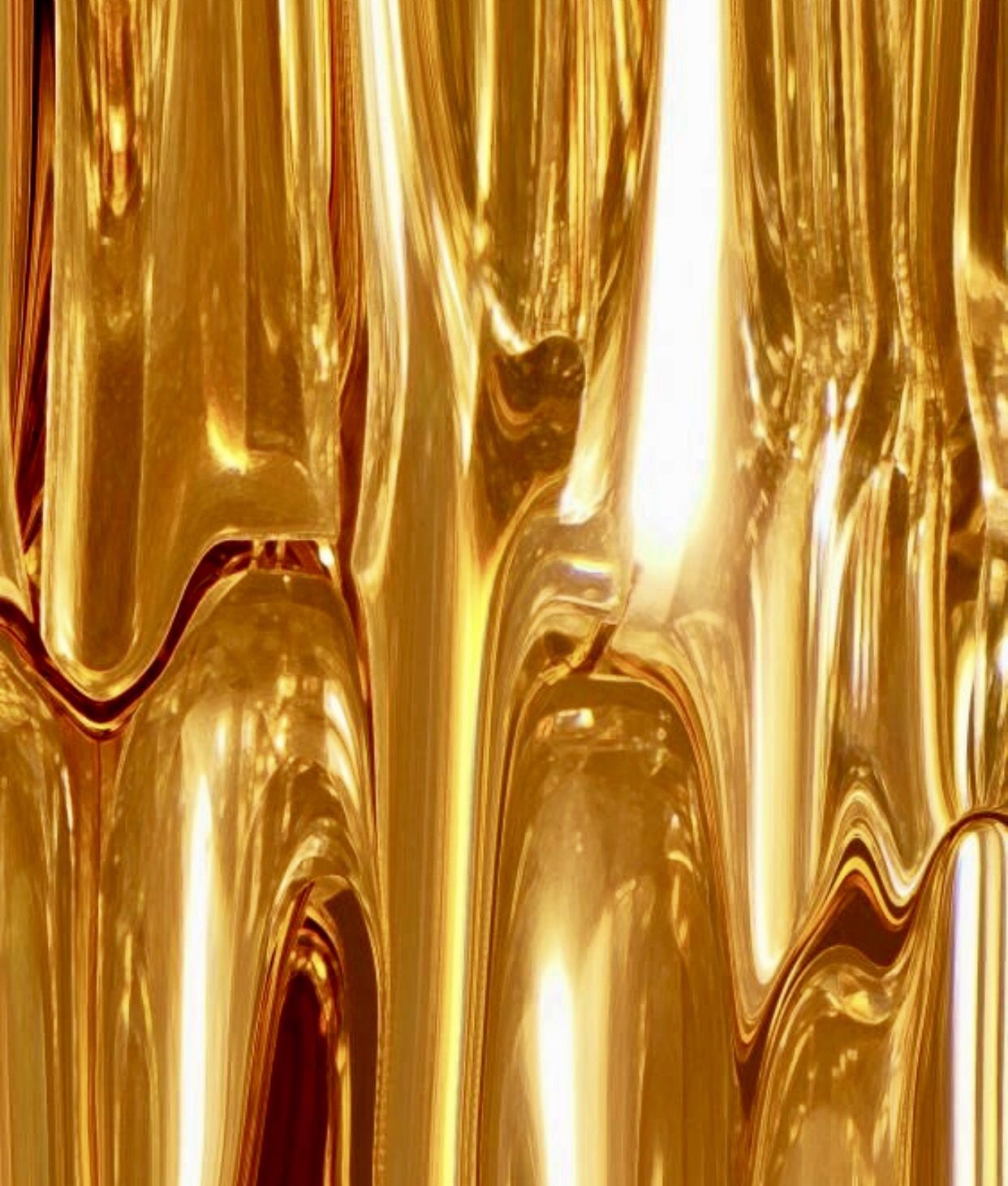 Aesthetic Picture Gold Wallpaper