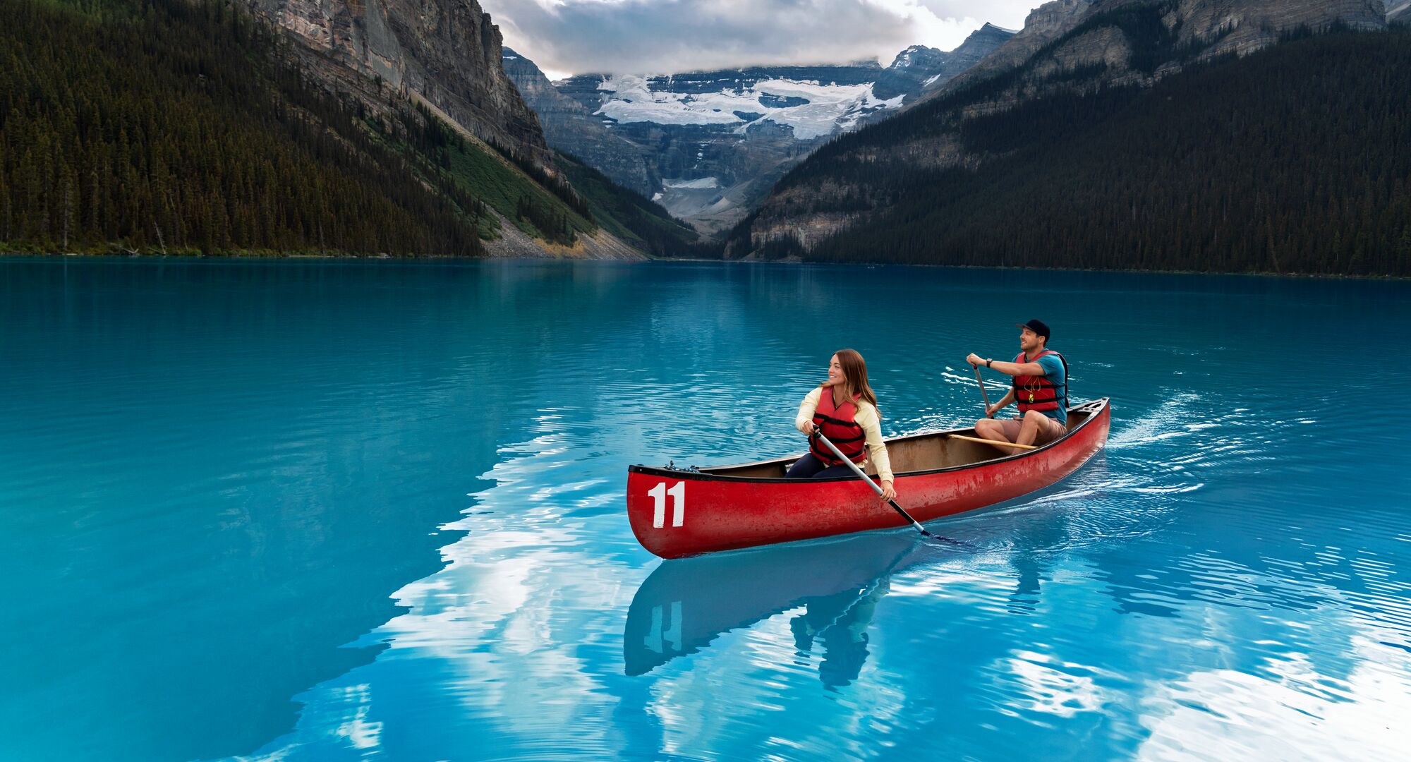 Canoe Lake Louise Wallpaper