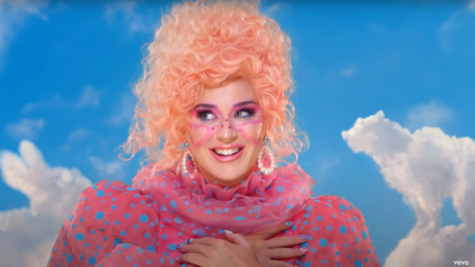 Pregnant Katy Perry Drops Gaming Themed Smile Music Video