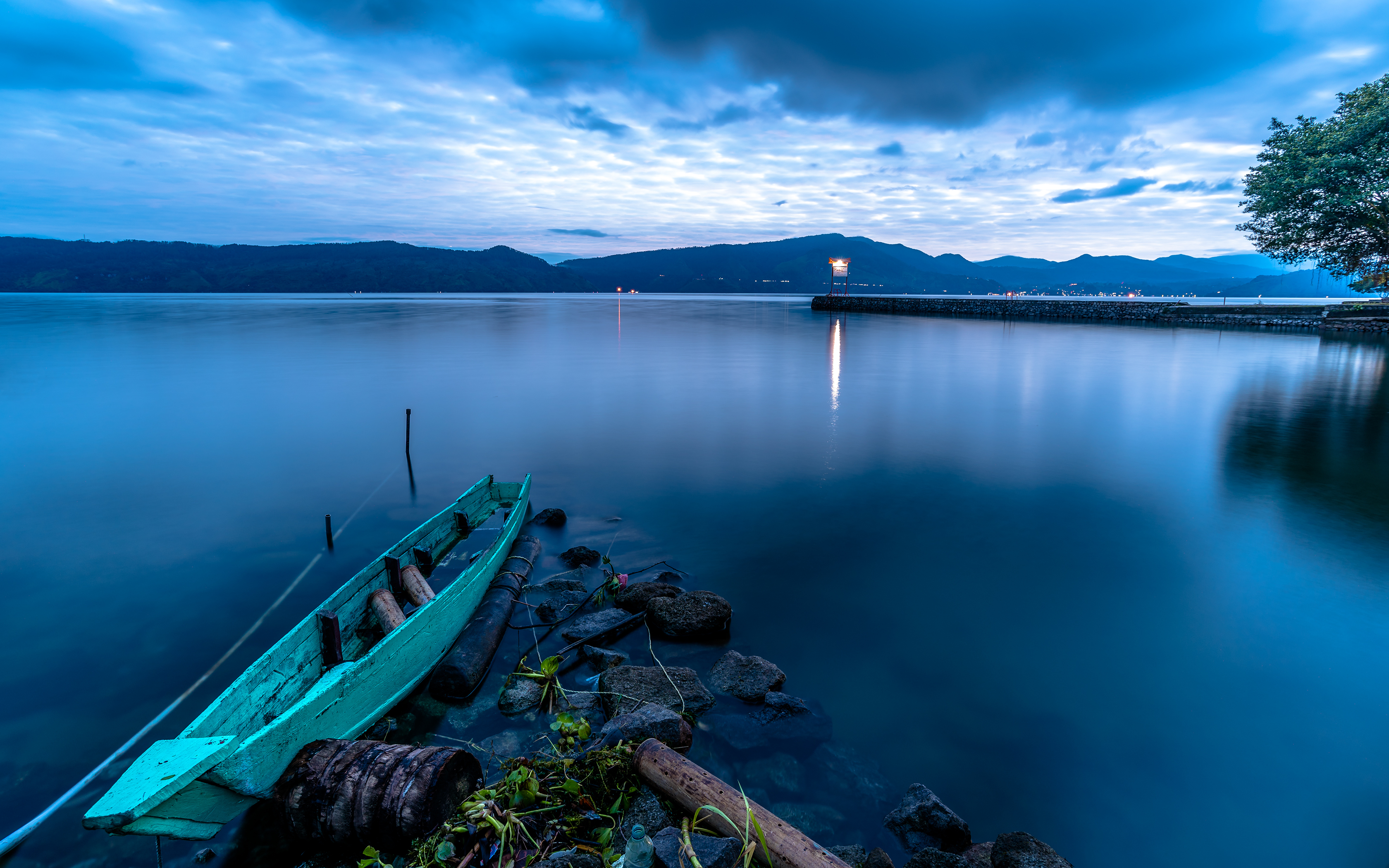 Image Indonesia Lake Toba Occupying The Caldera Of A