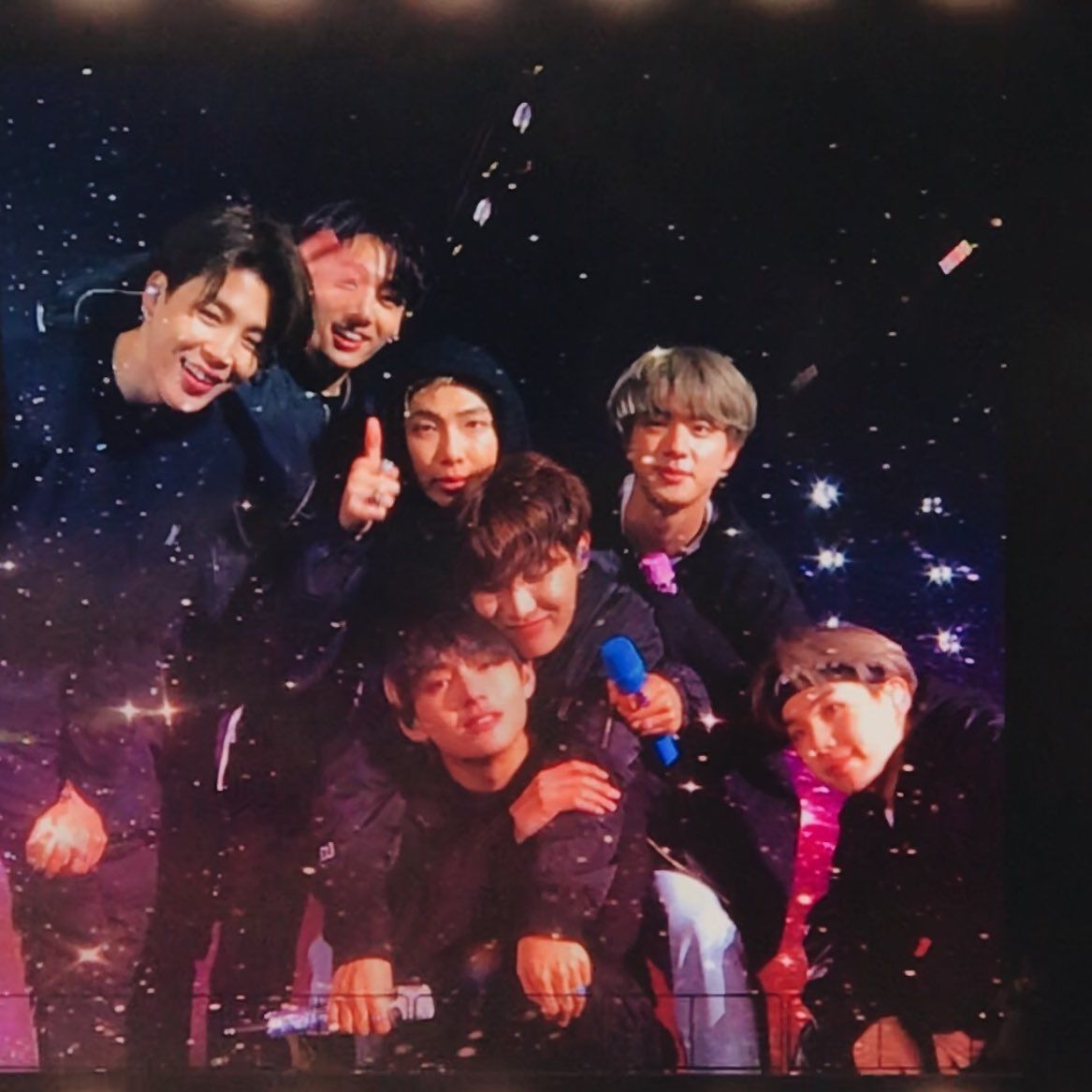 Bts Aesthetic Group Photo Foto Jungkook V Wallpaper