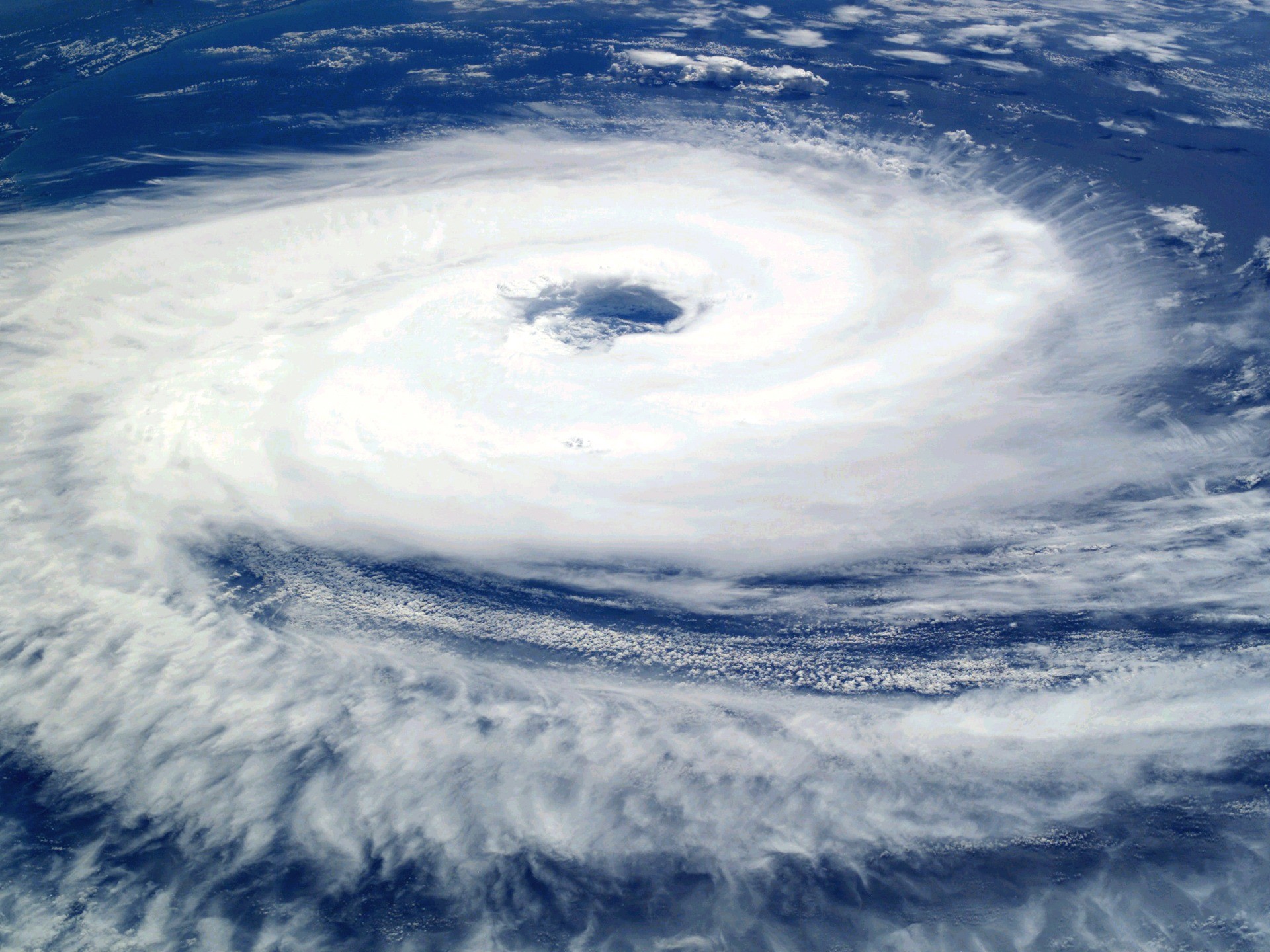 New Hurricane Wallpaper iPhone