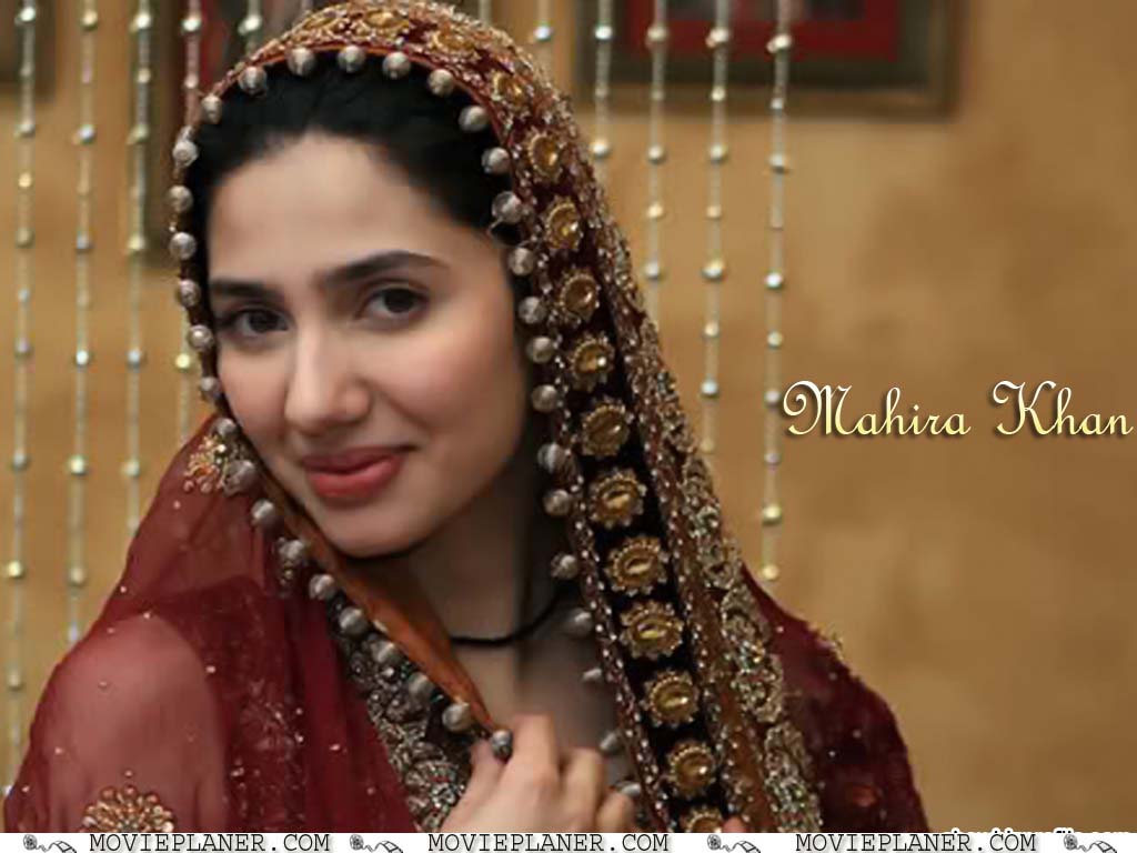 Mahira Khan Cute Wallpaper In Red Dress