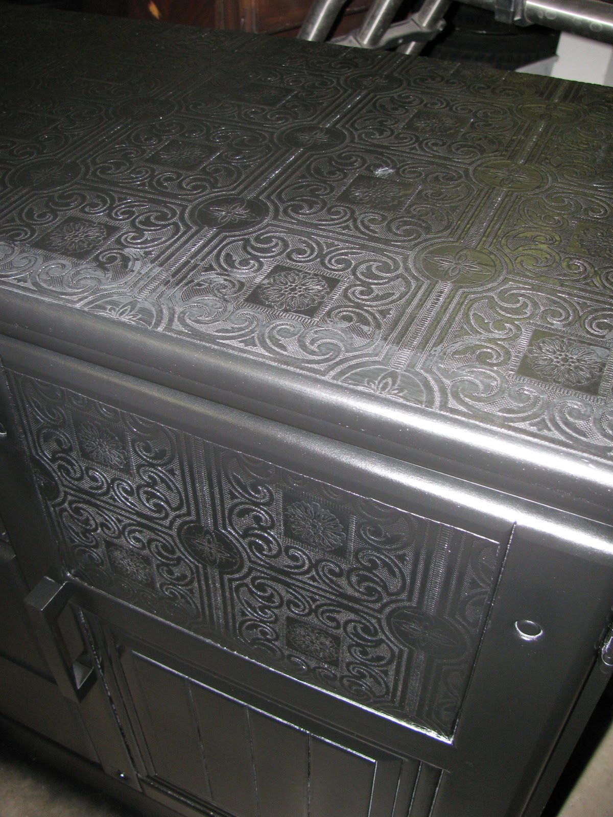 Free Doesnt The Wallpaper Look Like Tin Ceiling Tiles Wallpaper Look Like Tin Ceiling Tiles