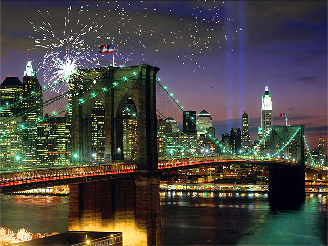 Fireworks On Brooklyn Bridge Animated Screensaver