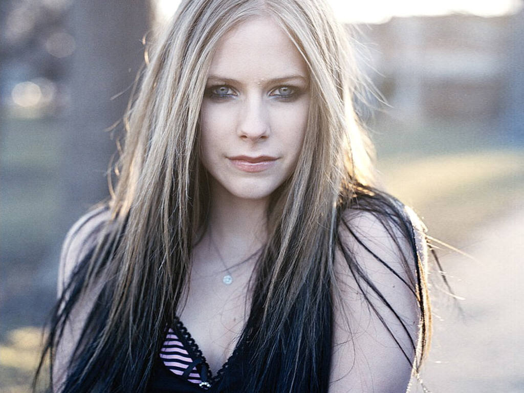 Avril Lavigne Wallpaper Image