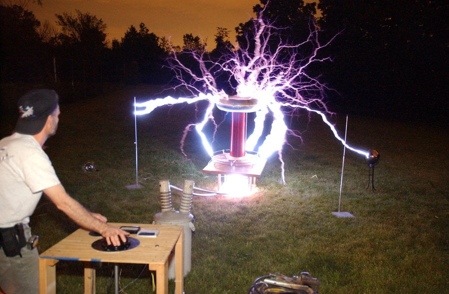 Tesla Coil 1 by mmad sscientist on