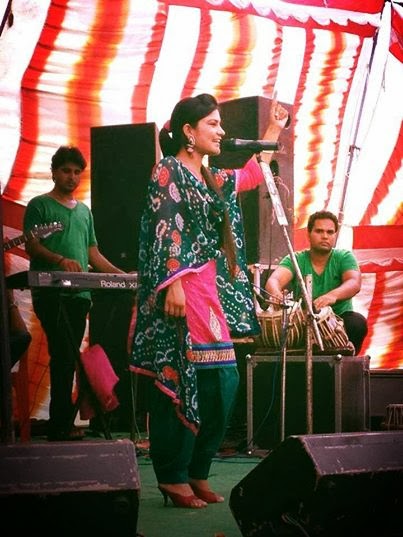 Punjabi Singer Kaur B Image Wallpaper Photos Onlinejatt