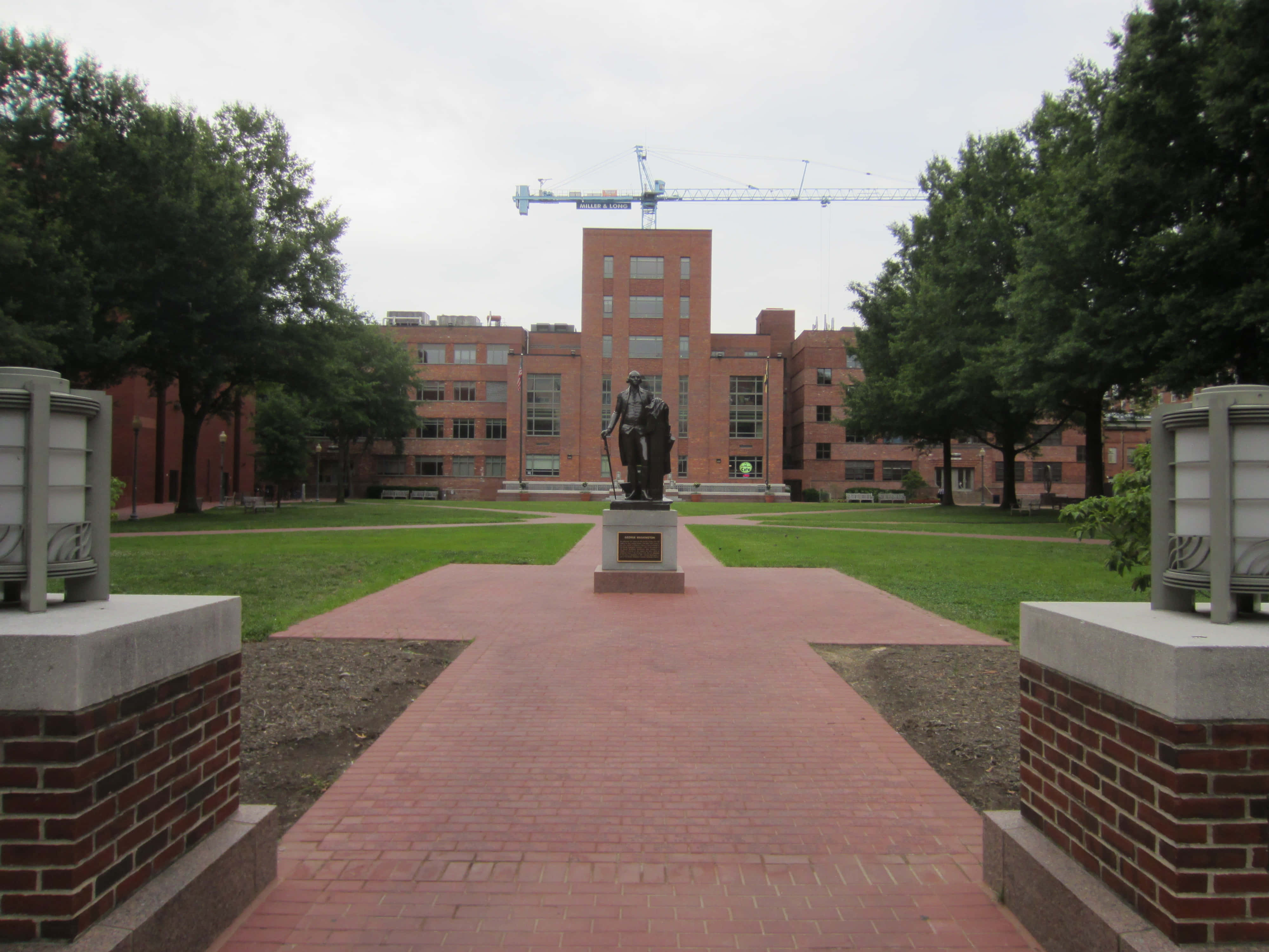 Empty George Washington University Yard Wallpaper