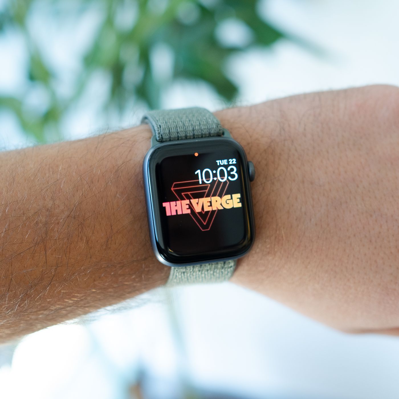 Free download How to turn GIFs into a wallpaper for your Apple Watch The  Verge [1400x1400] for your Desktop, Mobile & Tablet | Explore 14+ Iwatch  Backgrounds |