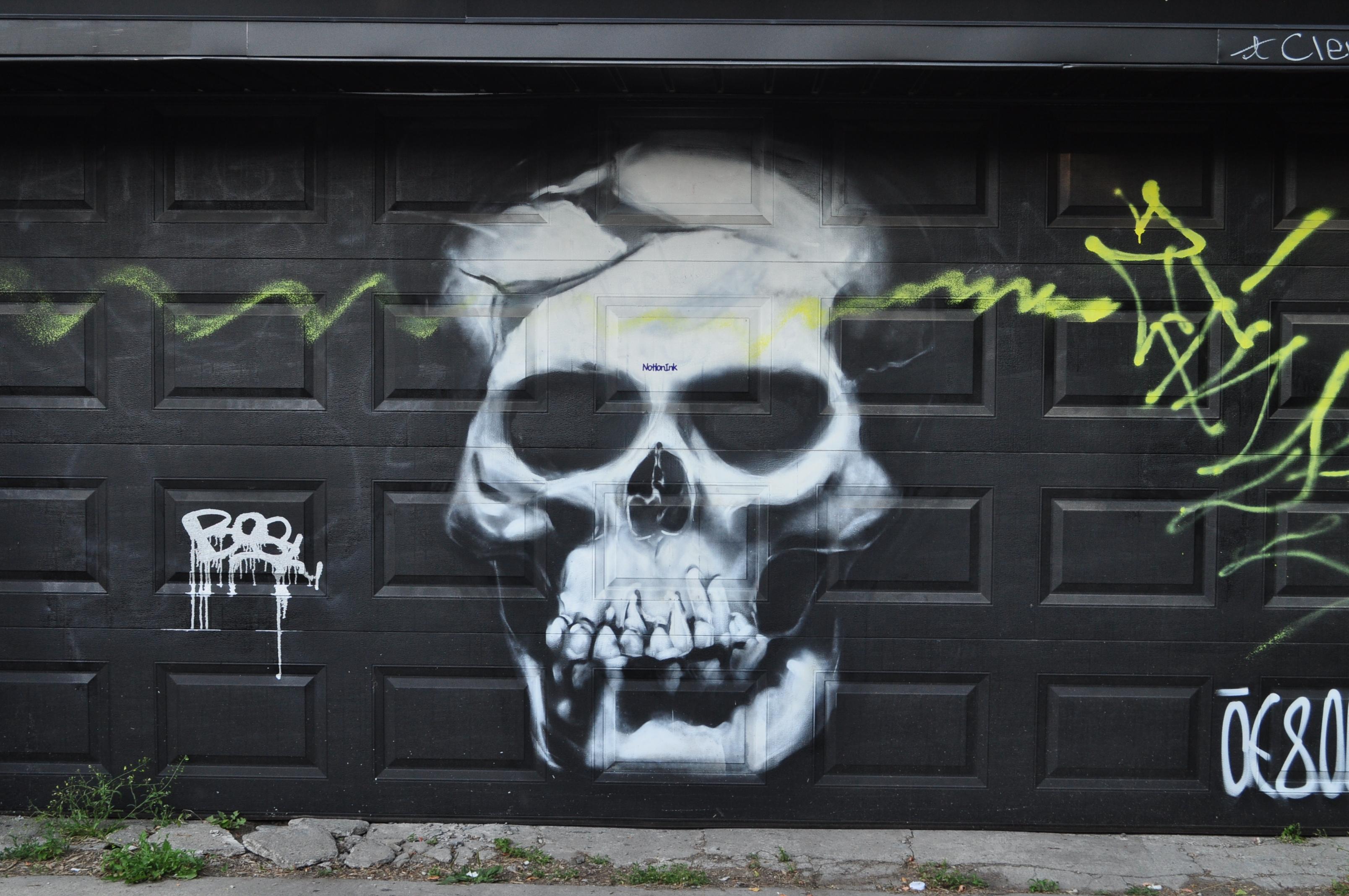 Garage Door Graffiti Hq Wallpaper