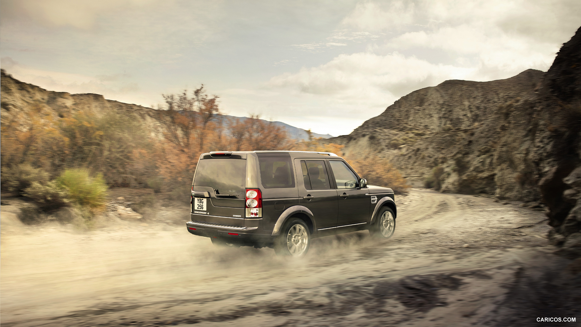 Land Rover Discovery HD Wallpaper Background Image
