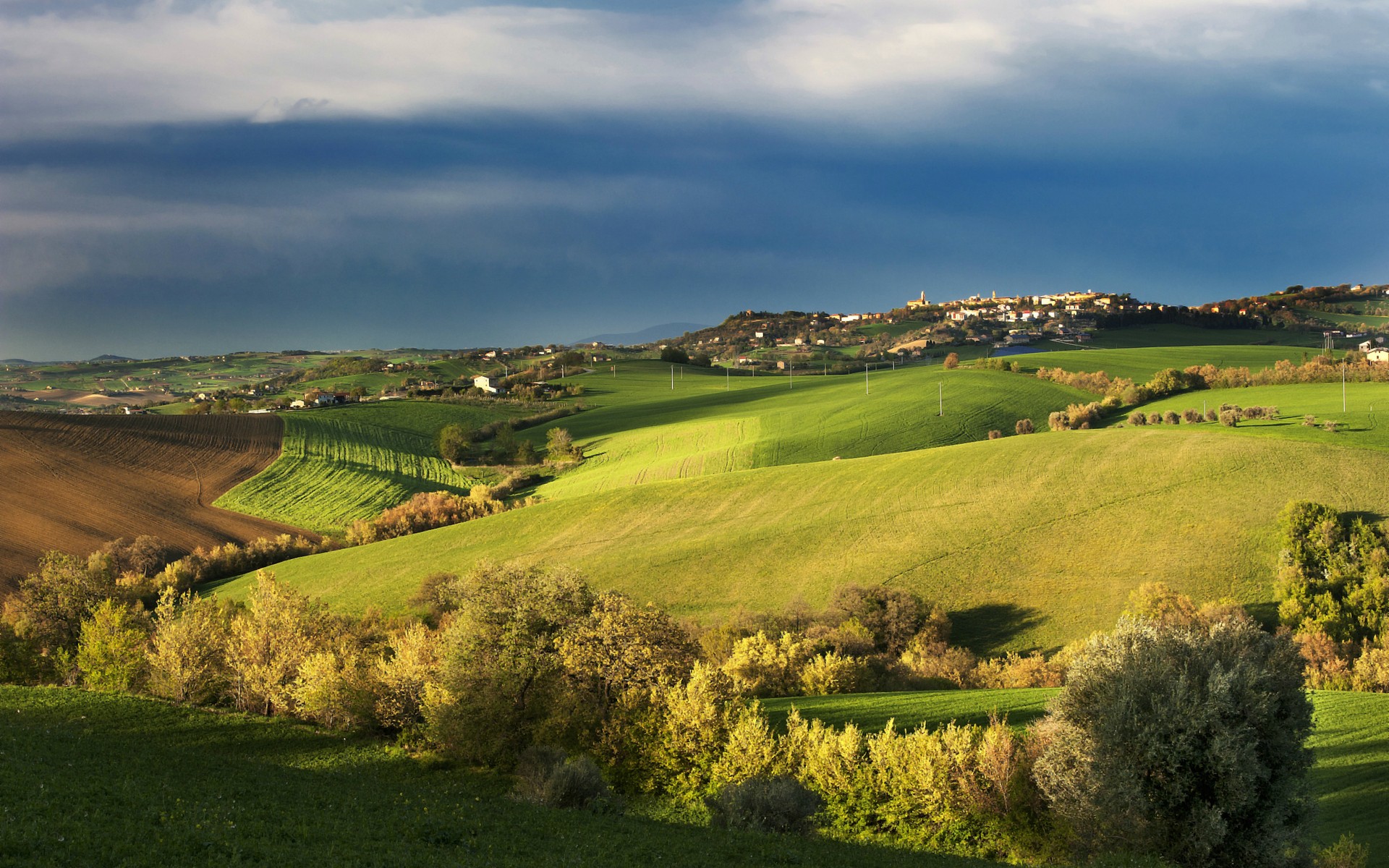 Tuscany Spring Landscape Wallpaper Stock